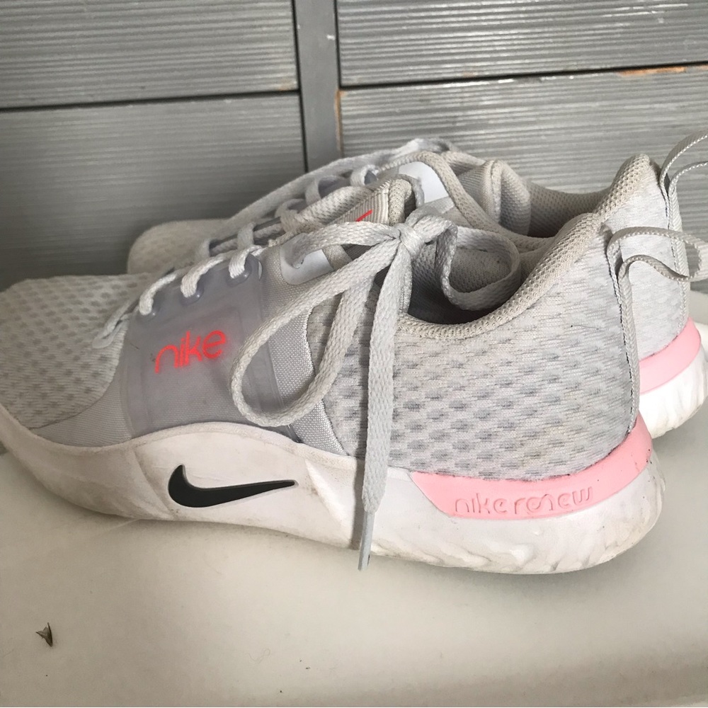 NIKE shoes
